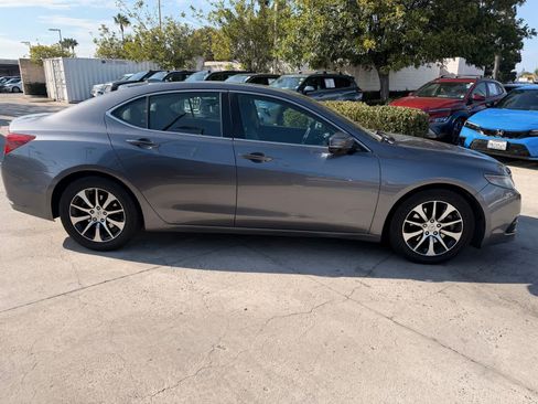 Used 2017 Acura TLX w/ Technology Package FWD image 6