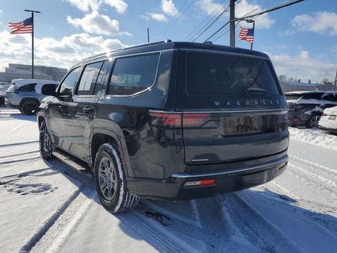 Used 2023 Jeep Wagoneer Base w/ Convenience Group I image 2