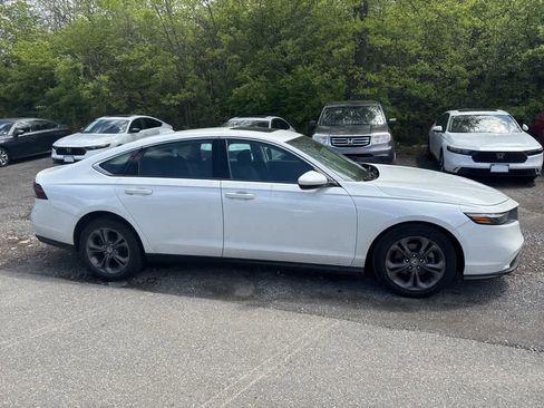 Used 2023 Honda Accord EX image 18
