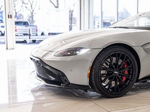 Used 2023 Aston Martin V8 Vantage Roadster image 4