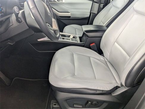 Used 2021 Ford Explorer XLT w/ Equipment Group 202A image 13