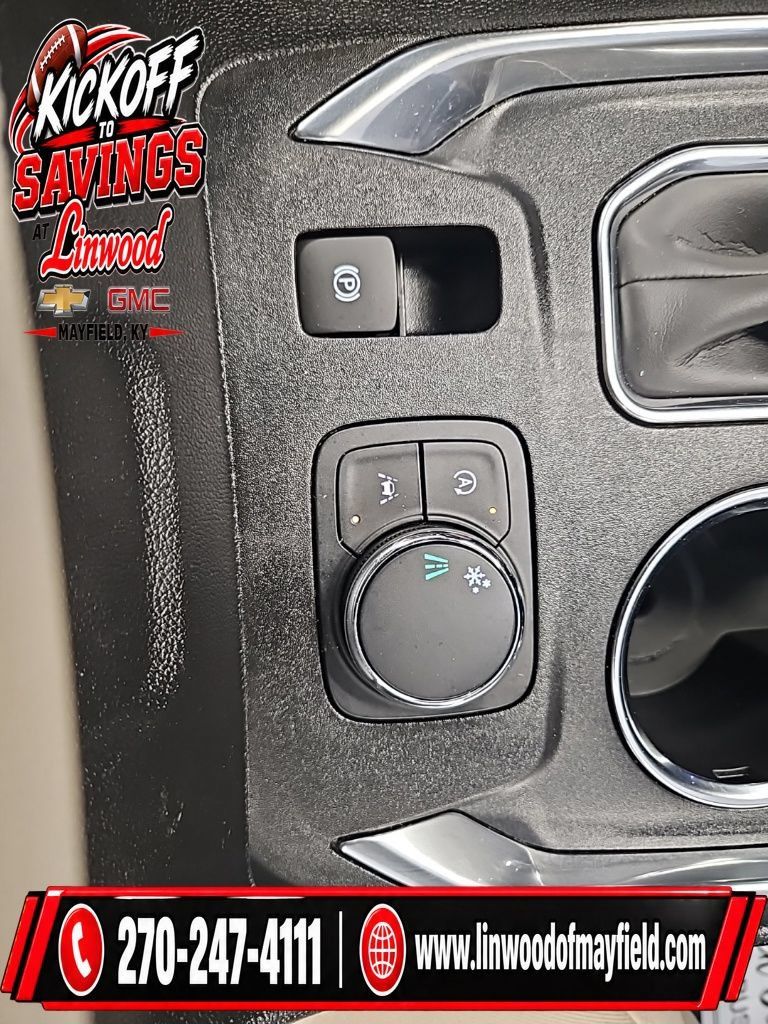 Used 2023 Chevrolet Traverse LS FWD image 24