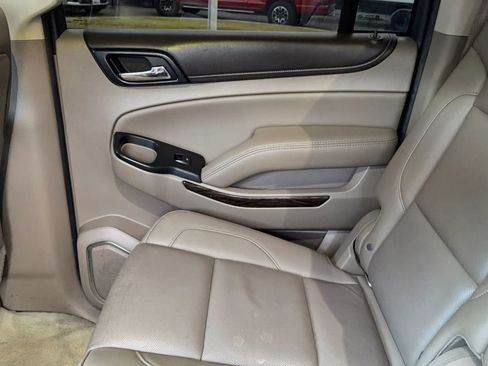 Used 2016 GMC Yukon XL SLT image 33