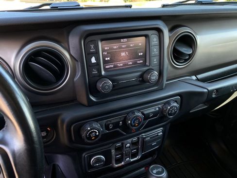 Used 2020 Jeep Wrangler Unlimited Sport S AWD/4WD image 16