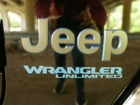 Used 2021 Jeep Wrangler Unlimited Rubicon 4xe w/ Cold Weather Group AWD/4WD image 38