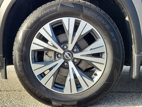 Used 2023 Nissan Rogue SV image 6