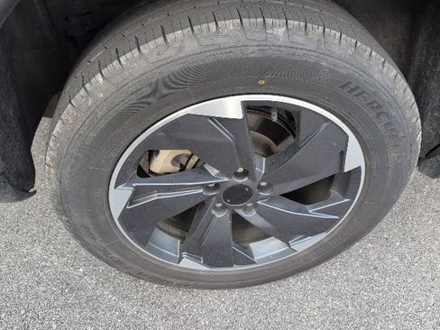 Used 2024 Nissan Rogue SV AWD/4WD image 9