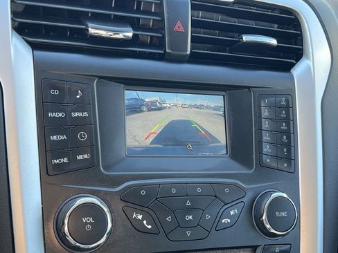 Used 2015 Ford Fusion SE image 19