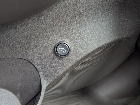 Used 2011 Chevrolet Malibu LS FWD image 27