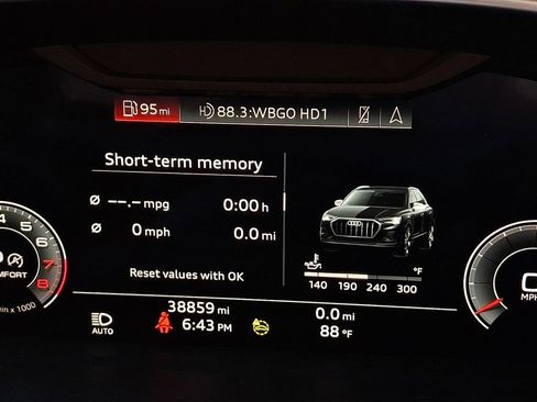 Used 2023 Audi Q3 2.0T Premium Plus w/ Premium Plus Package AWD/4WD image 3