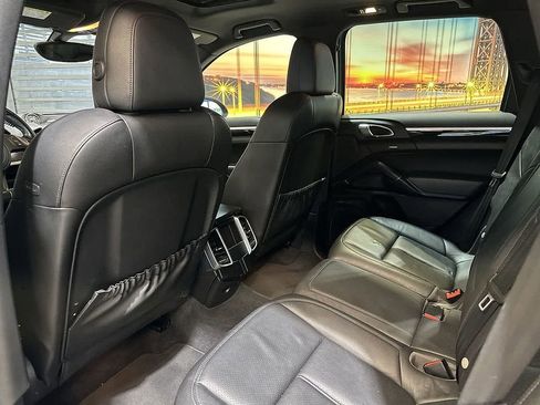 Used 2014 Porsche Cayenne AWD/4WD image 24
