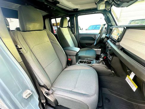 New 2026 Jeep Gladiator Sport image 24