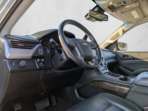 Used 2018 Chevrolet Suburban LT w/ LT Signature Package image 10