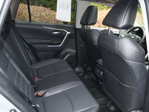 Certified 2023 Toyota RAV4 XLE Premium AWD/4WD image 20