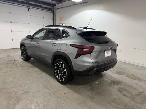 Certified 2024 Chevrolet Trax RS w/ Driver Confidence Package image 4