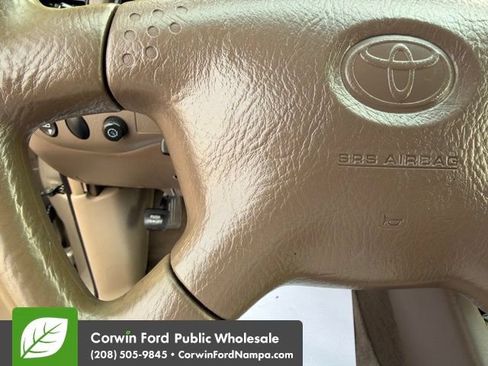 Used 2001 Toyota Sequoia SR5 AWD/4WD image 17
