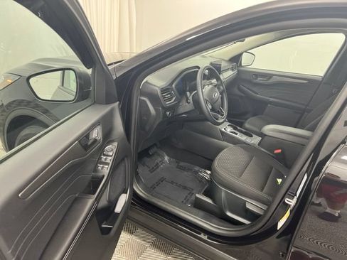 Used 2025 Ford Escape Active w/ Cold Weather Package AWD/4WD image 12