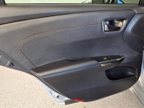 Used 2018 Toyota Avalon XLE image 24