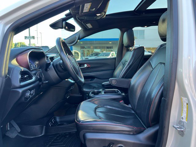 Used 2020 Chrysler Pacifica Limited FWD image 20