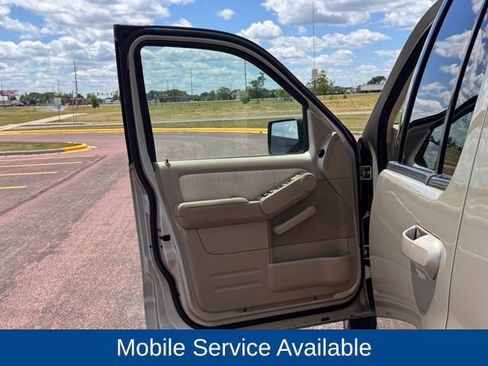 Used 2007 Ford Explorer XLT AWD/4WD image 4