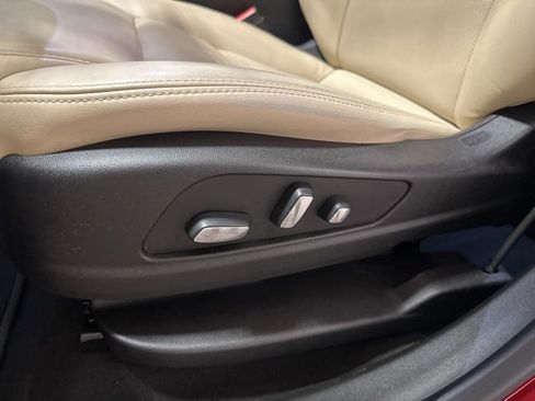 Used 2018 Cadillac XT5 Luxury w/ Driver Awareness Package image 8