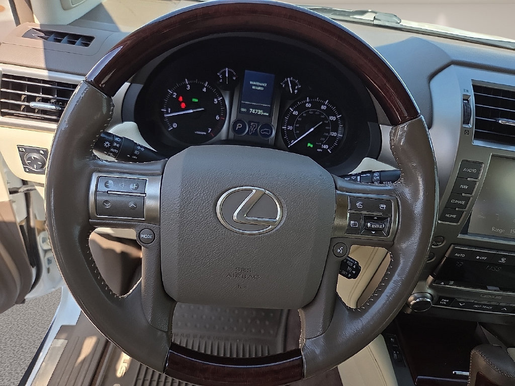 Used 2017 Lexus GX 460 Premium AWD/4WD image 16
