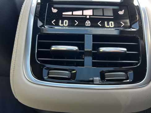 New 2026 Volvo XC90 B6 Plus w/ Protection Package Premier image 15