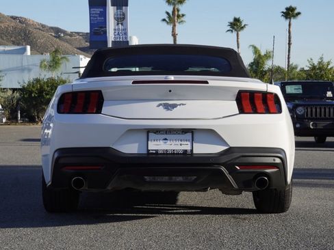 Used 2024 Ford Mustang Convertible image 5