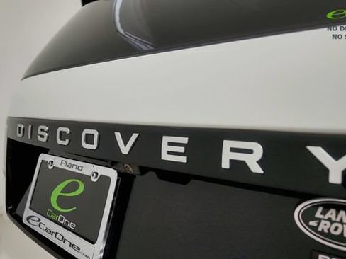 Used 2023 Land Rover Discovery Metropolitan Edition AWD/4WD image 29