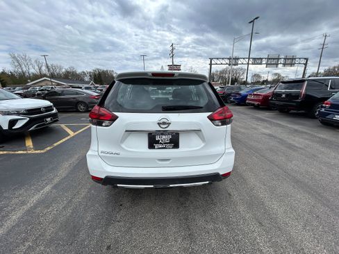 Used 2020 Nissan Rogue S FWD image 12