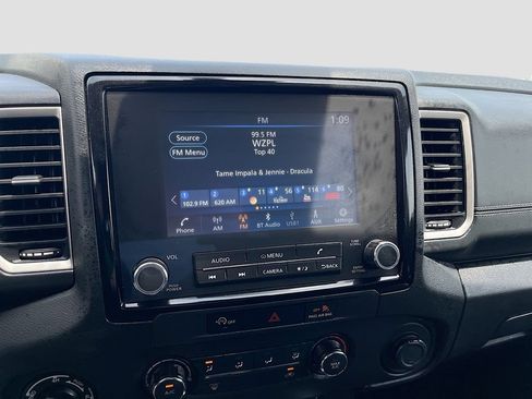 Used 2024 Nissan Frontier SV AWD/4WD image 18
