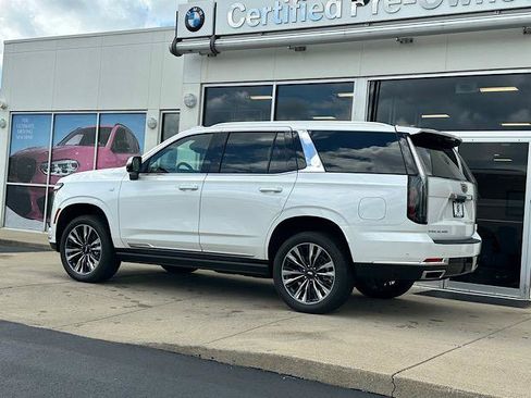 Used 2025 Cadillac Escalade Premium Luxury w/ Touring Package AWD/4WD image 7