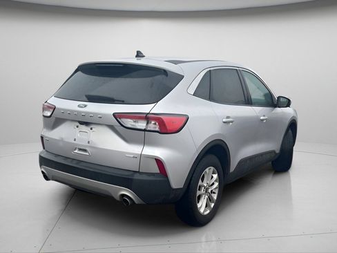 Used 2020 Ford Escape SE image 6