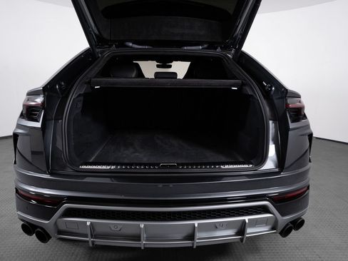 Used 2020 Lamborghini Urus AWD/4WD image 31