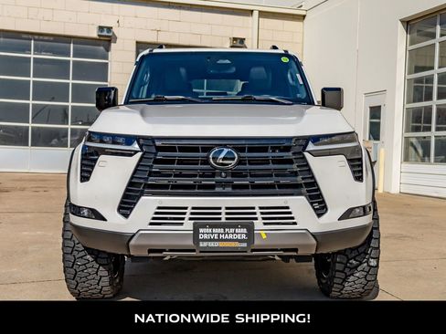 Used 2025 Lexus GX 550 AWD/4WD image 4