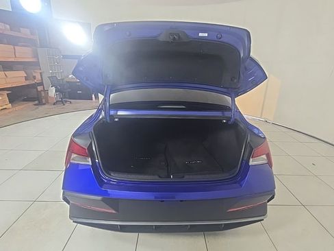 Used 2024 Hyundai Elantra SEL image 31