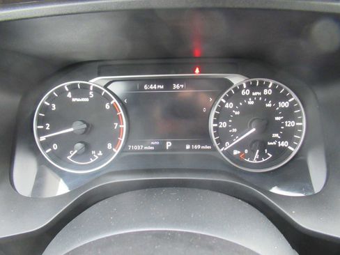 Used 2023 Nissan Rogue SV image 29