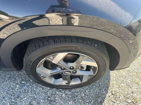 Used 2025 Hyundai Venue SEL FWD image 20