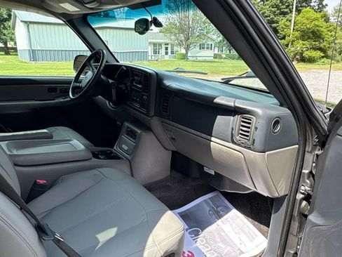 Used 2002 Chevrolet Suburban LT RWD image 10