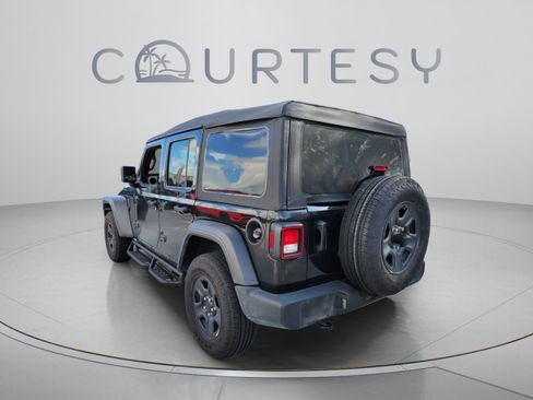 Used 2025 Jeep Wrangler Unlimited Sport AWD/4WD image 2