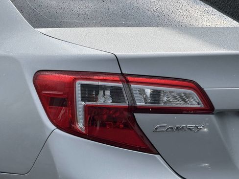 Used 2014 Toyota Camry LE image 20