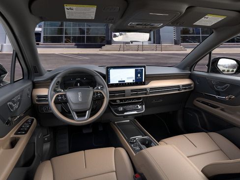 New 2023 Lincoln Corsair Reserve w/ Equipment Group 202A AWD/4WD image 9