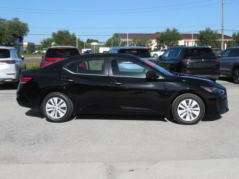 Certified 2025 Nissan Sentra S FWD image 2
