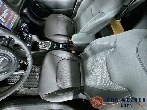 Used 2022 Jeep Renegade Altitude w/ Convenience Group AWD/4WD image 26
