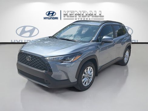 Used 2024 Toyota Corolla Cross LE FWD image 3