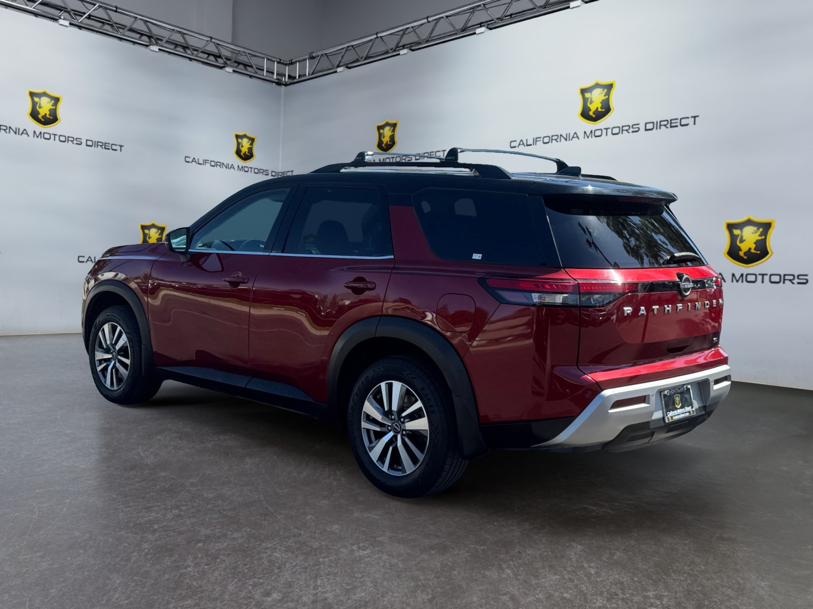 Used 2022 Nissan Pathfinder SL FWD image 3