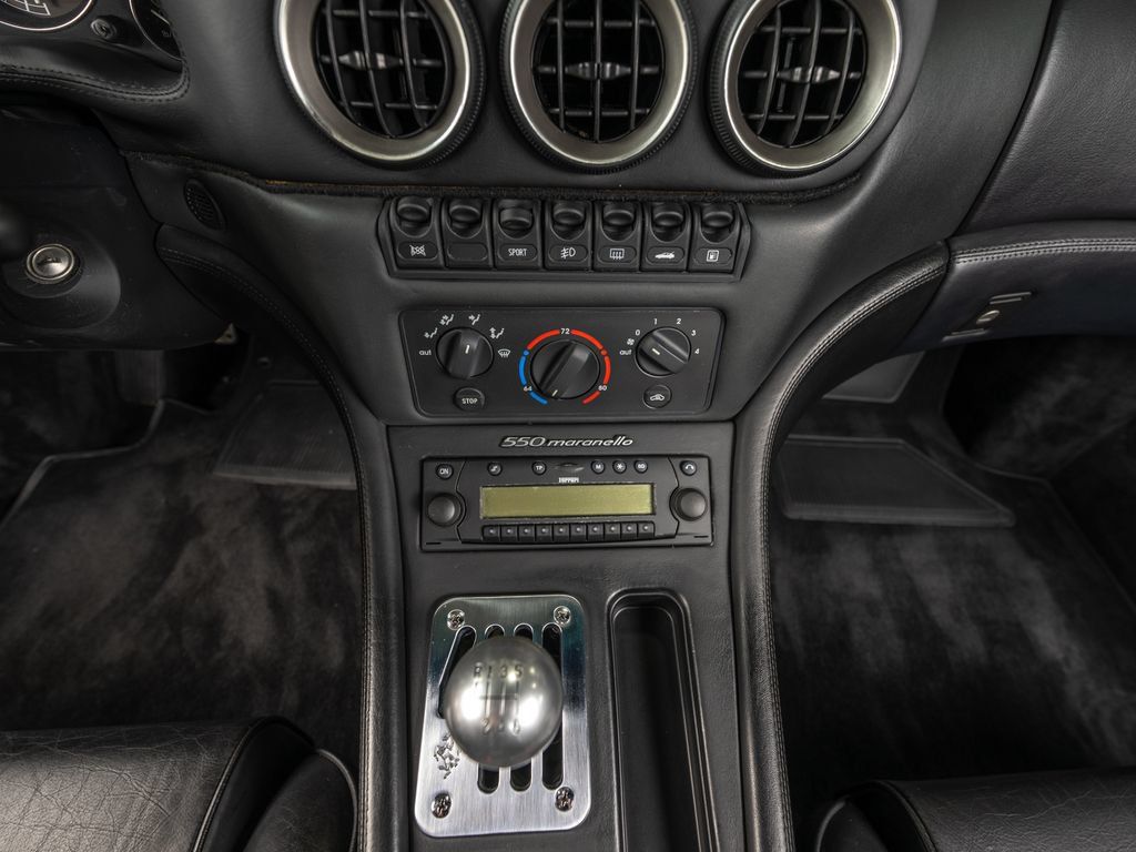Used 2000 Ferrari 550 Maranello Coupe RWD image 27
