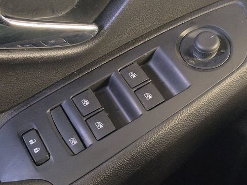 Used 2018 Chevrolet Trax LT w/ LT Convenience Package FWD image 27