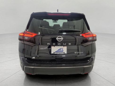 Used 2024 Nissan Rogue SV image 25