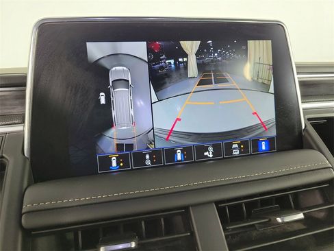 Used 2023 GMC Yukon SLT w/ SLT Luxury Package image 27